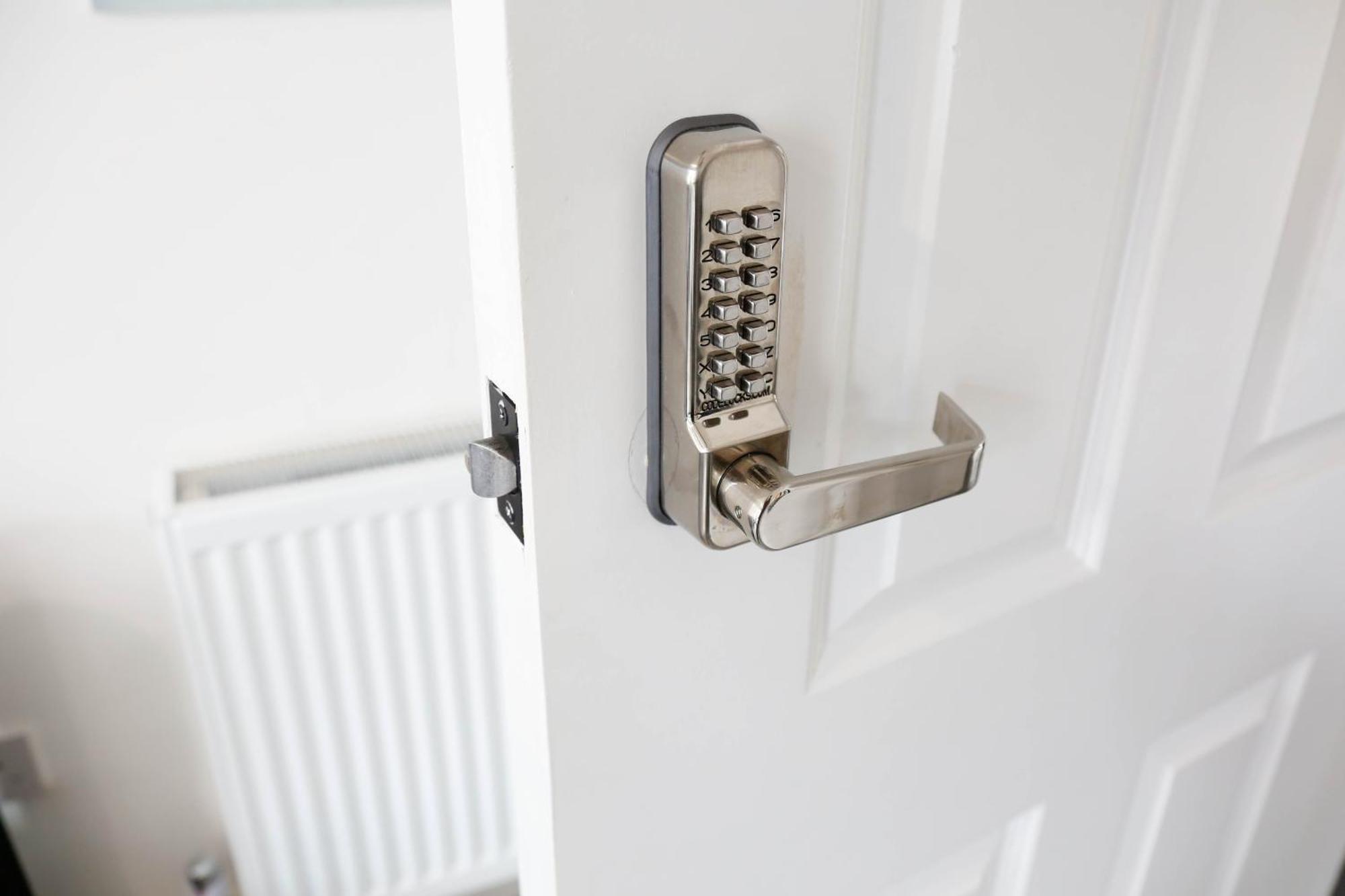 Luxury Rooms In Camden Town Near Shops, Cafes, Bars & Metro With Shared Bathrooms Londra Esterno foto