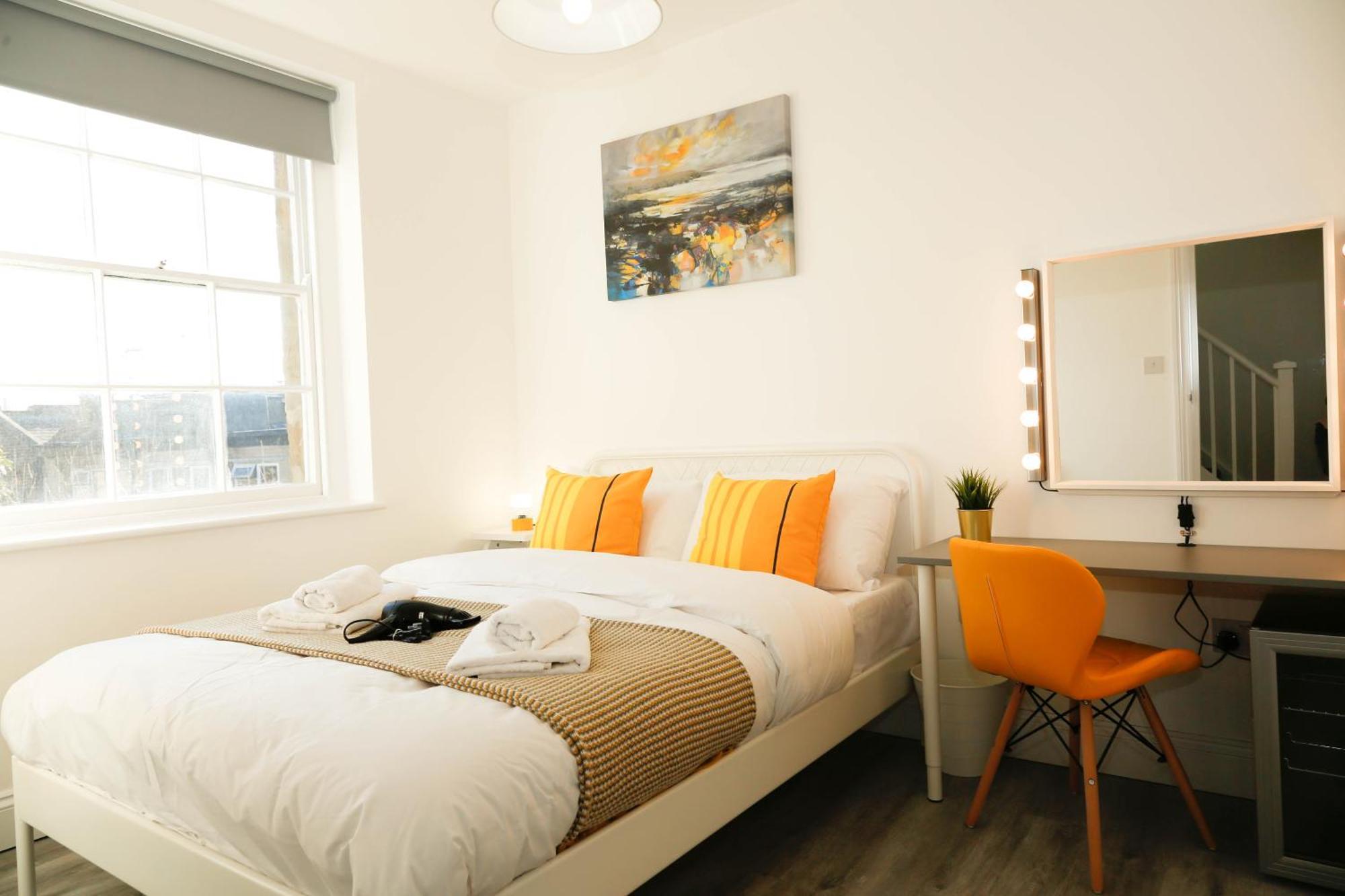 Luxury Rooms In Camden Town Near Shops, Cafes, Bars & Metro With Shared Bathrooms Londra Esterno foto